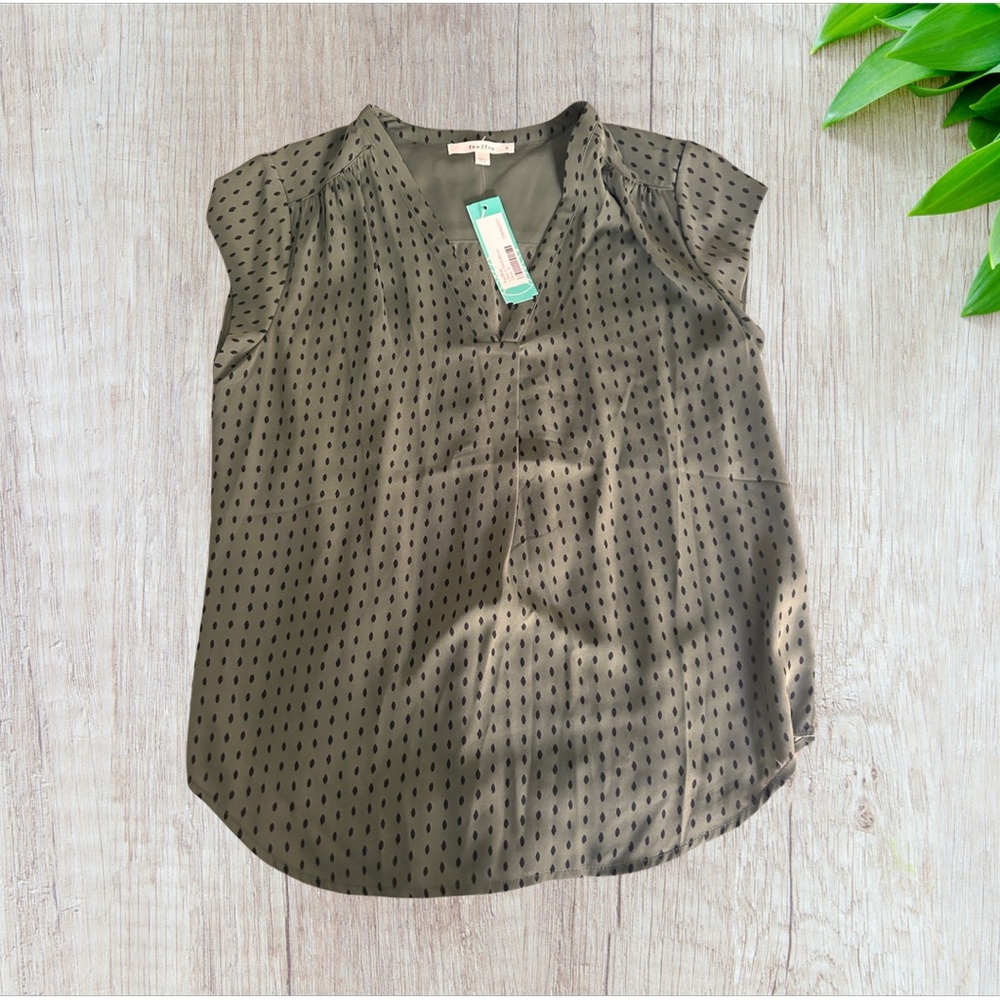 fun 2 fun Lillian V-Neck Blouse